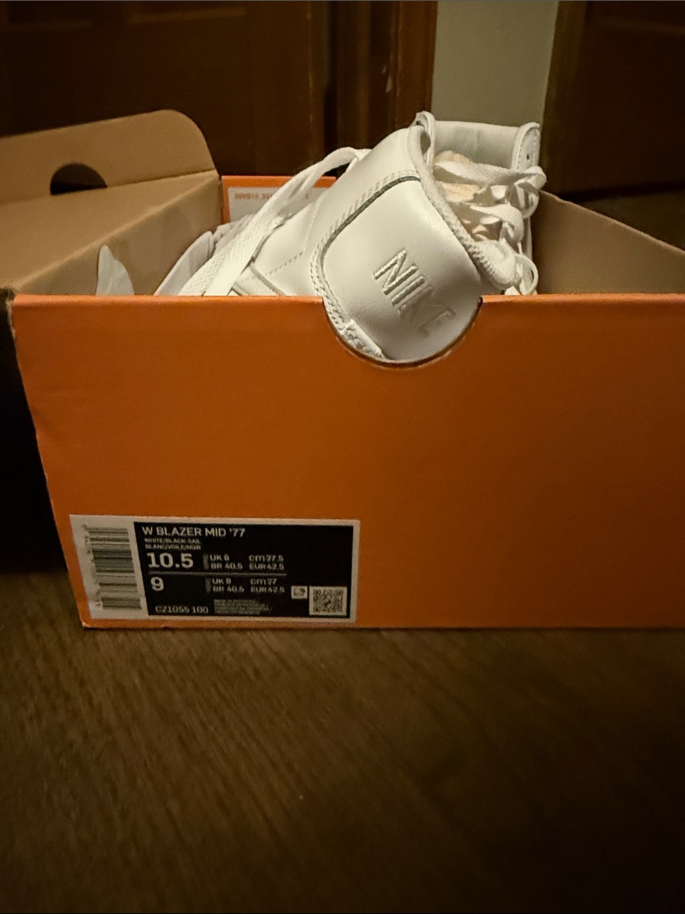 Nike Blazer Mid '77 High-Top Sneakers - White Mens 9 or Womans 10.5 - Picture 2 of 3